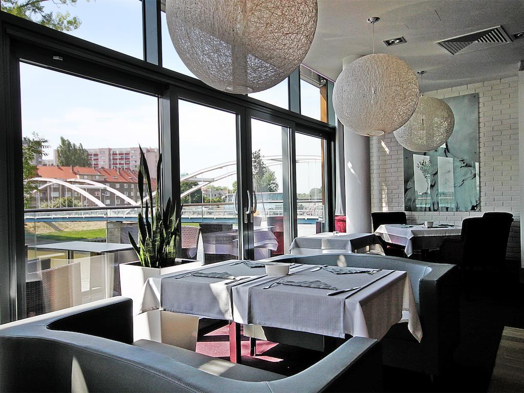 Piano Hotel & Restaurant Opole Eksteriør billede